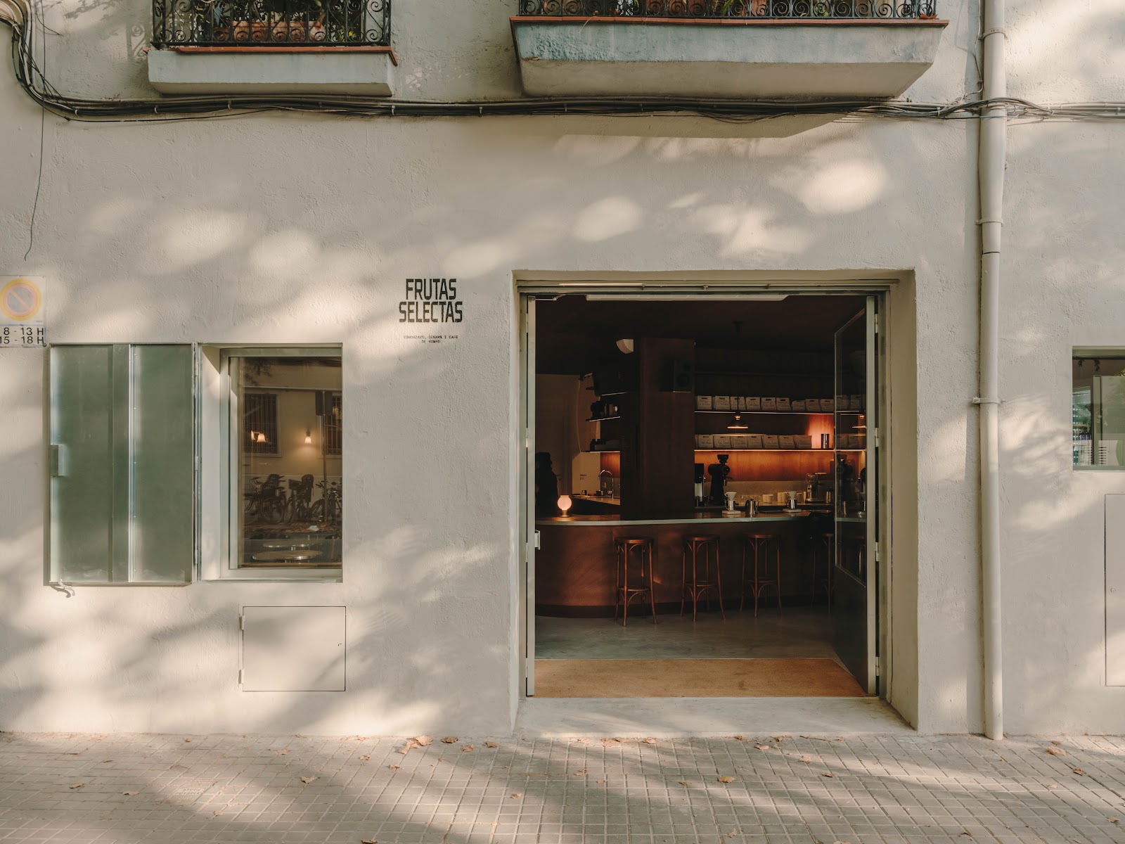 NOMAD COFFEE ROASTER'S HOME ebaristo café