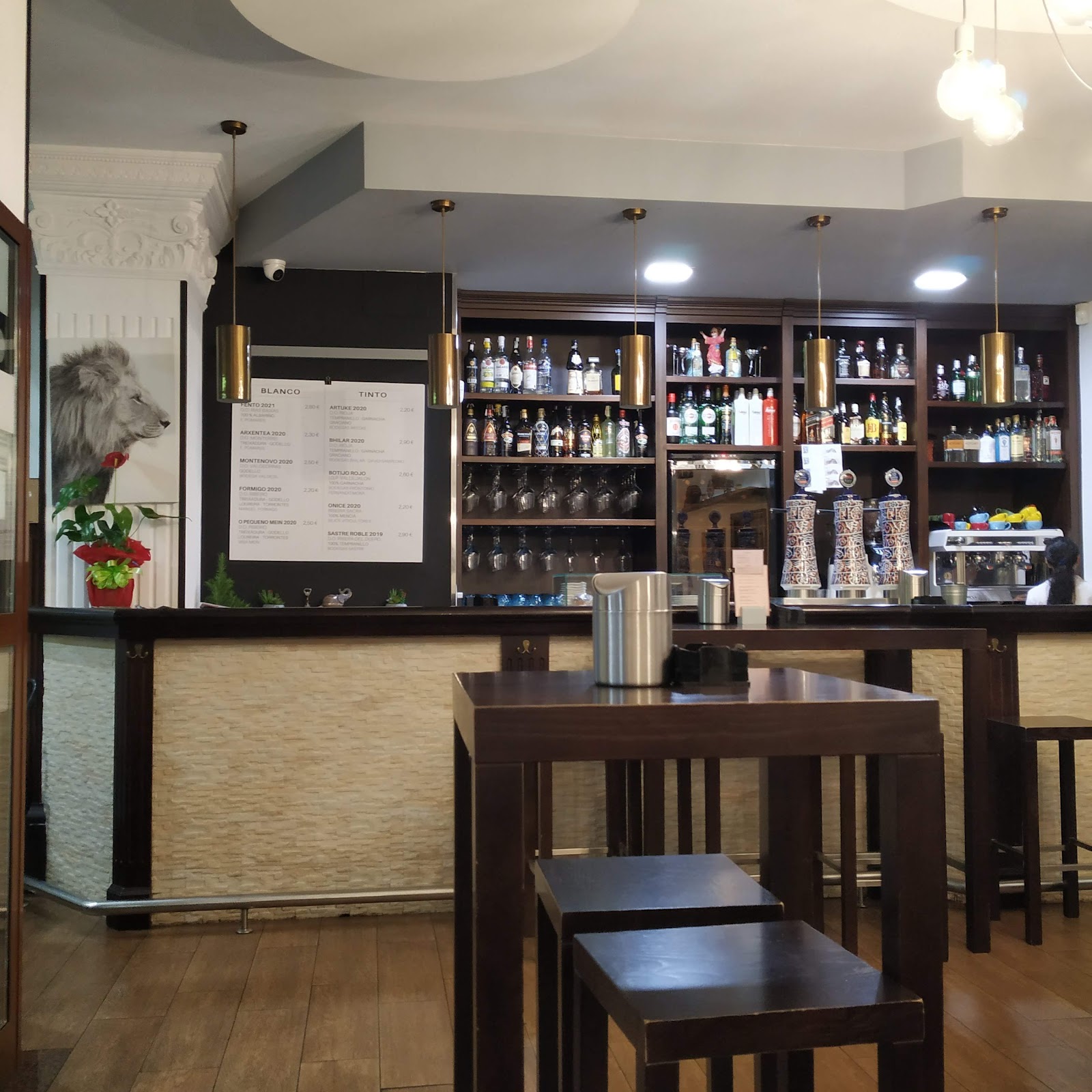 VINOTECA LOS LEONES en galicia ebaristo café